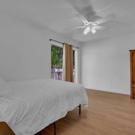 Condo Near Downtown Austin! Bagian luar foto